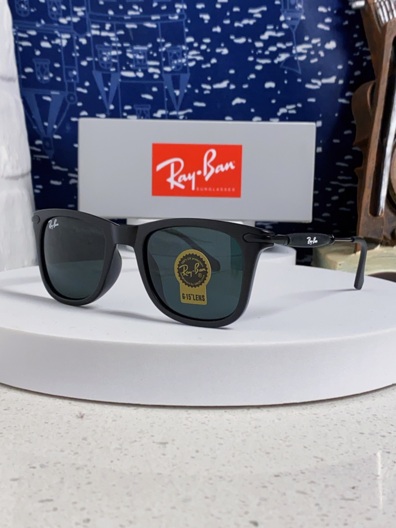 Солнечные очки Ray-Ban черные