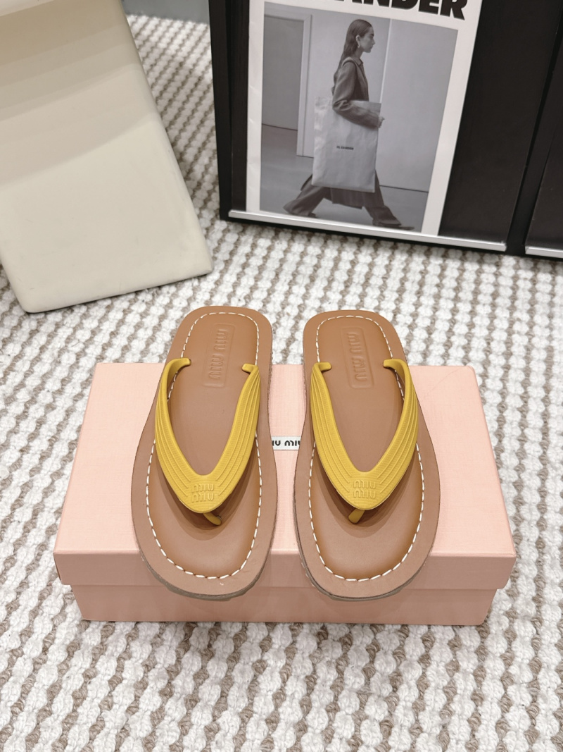Мю Мю женские плоские шлёпанцы с кантом Miu Miu