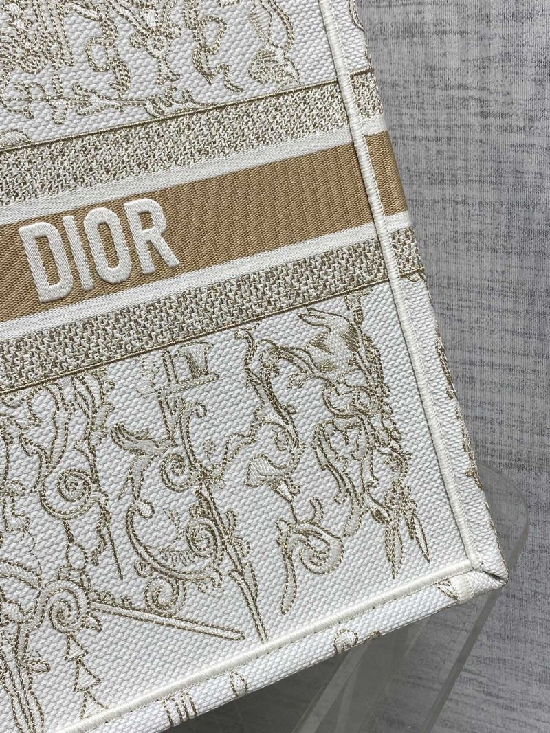 Сумка-тоут Christian Dior с вышивкой