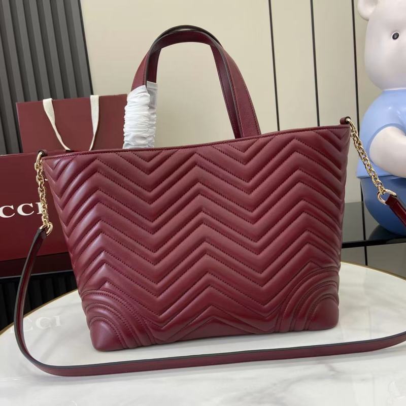 Сумка-тоут Gucci с квилтингом и цепочкой