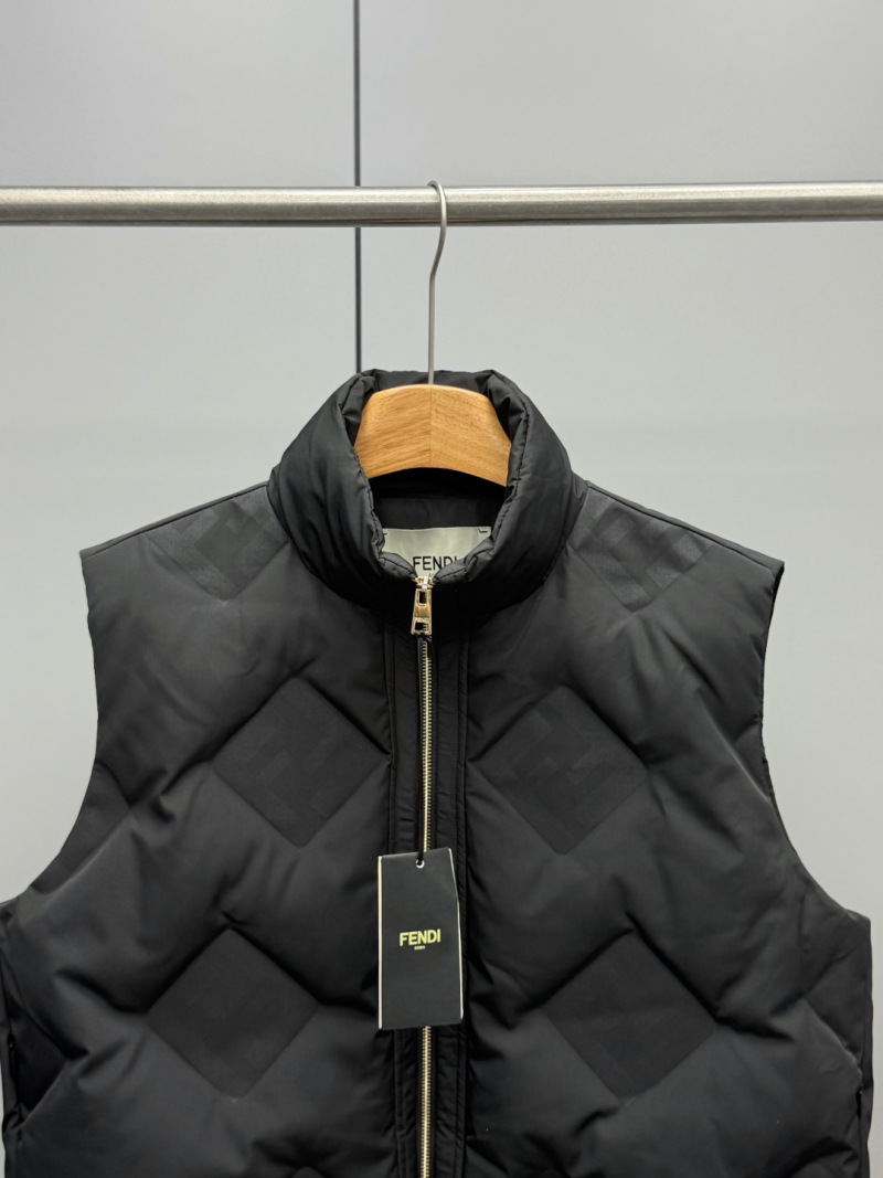 Жилет Fendi