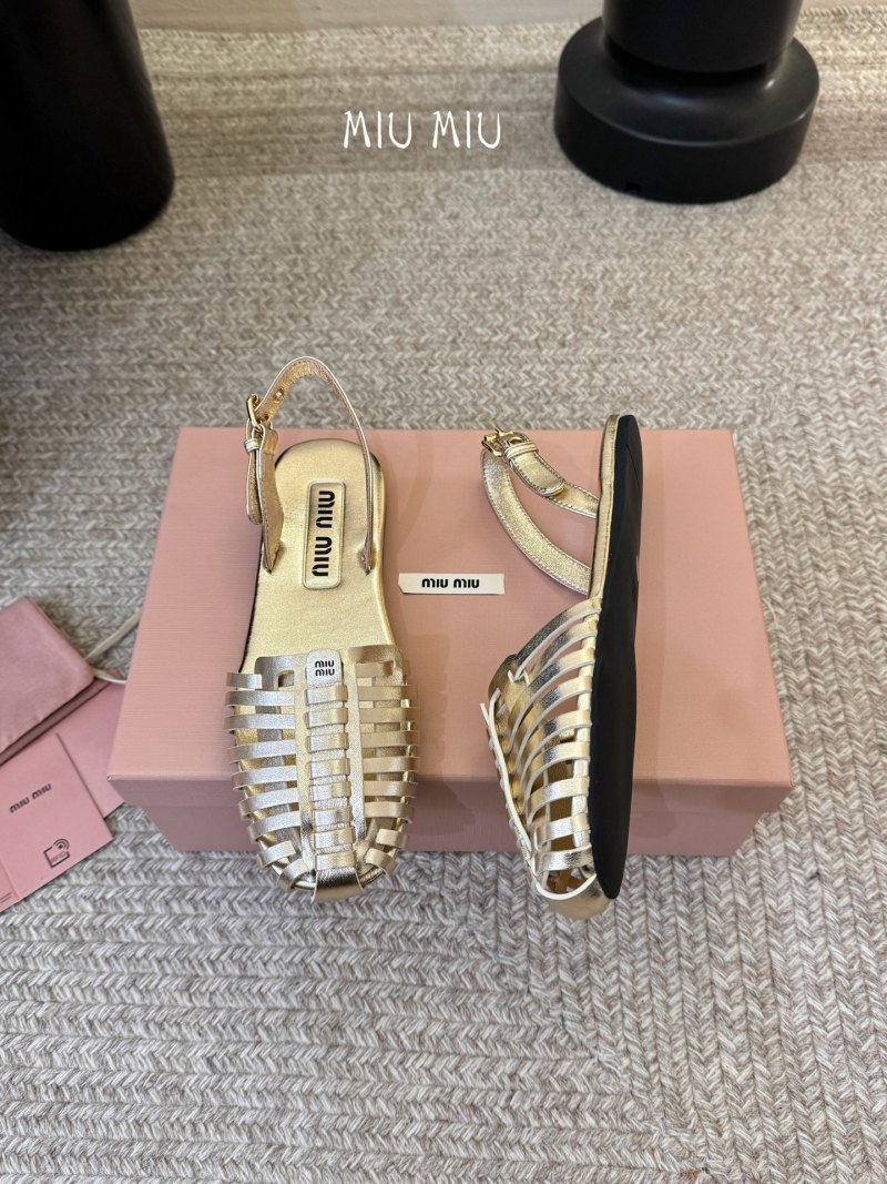 Золотые плетеные босоножки Miu Miu