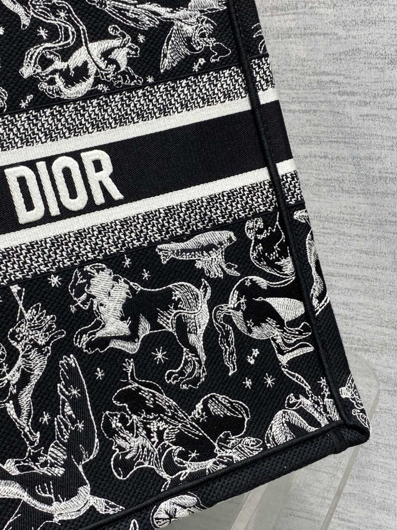 Сумка-тоут Christian Dior с вышивкой
