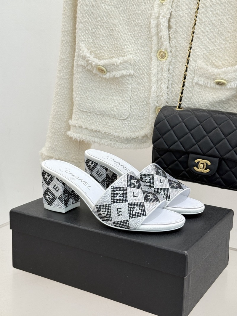 Женские мюли на каблуке со стразами Chanel