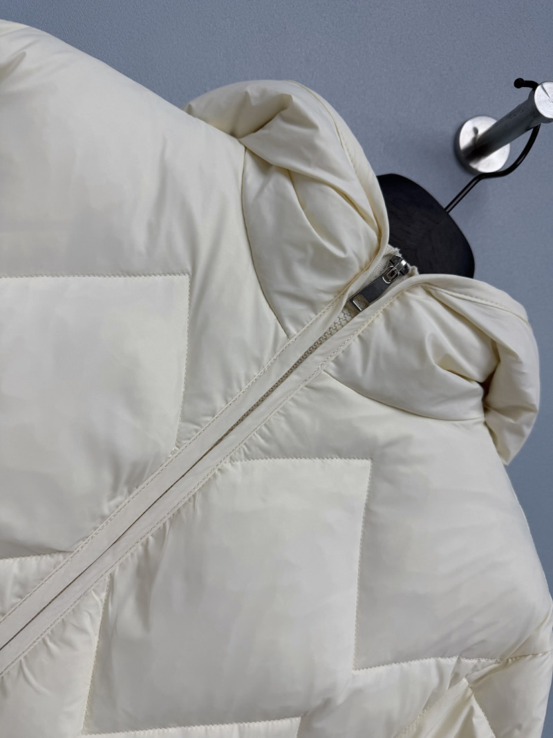 Пуховик Moncler