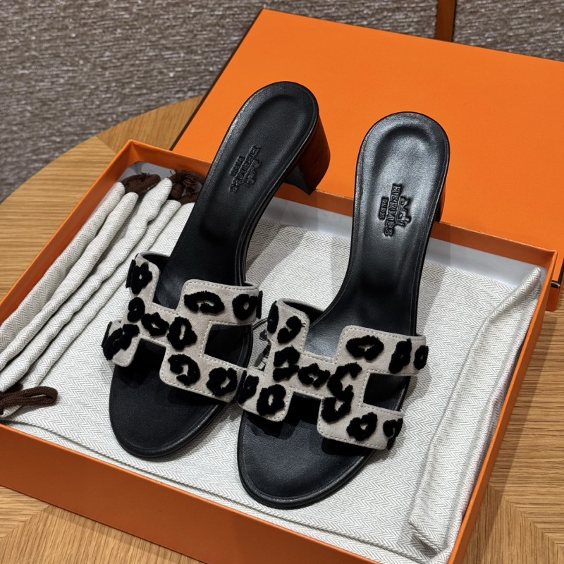 Босоножки женские на каблуке с принтом Hermès