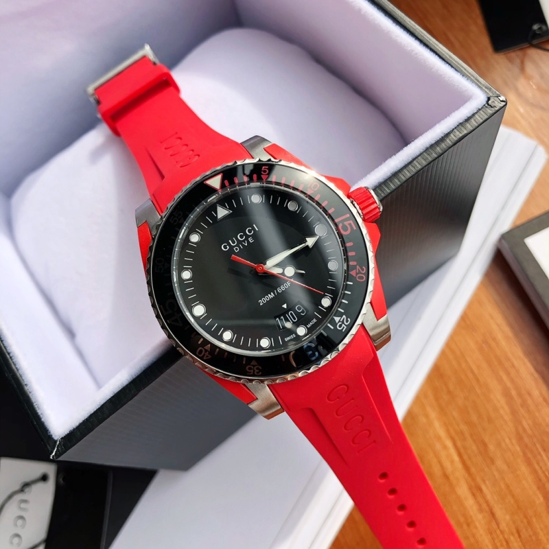 Часы Gucci