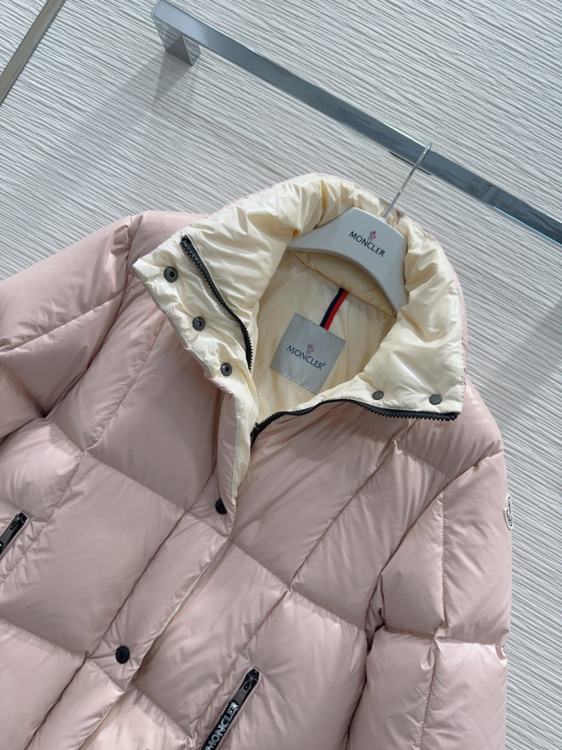 Пуховик Moncler