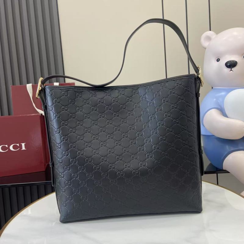 Сумка Gucci с монограммой