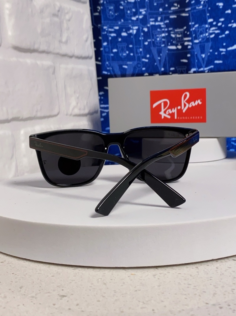 Солнцезащитные очки Ray-Ban квадратной формы с поляризацией