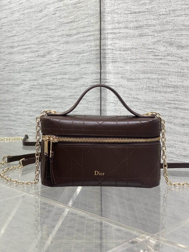 Кожаная сумка Dior с цепочкой и ручкой