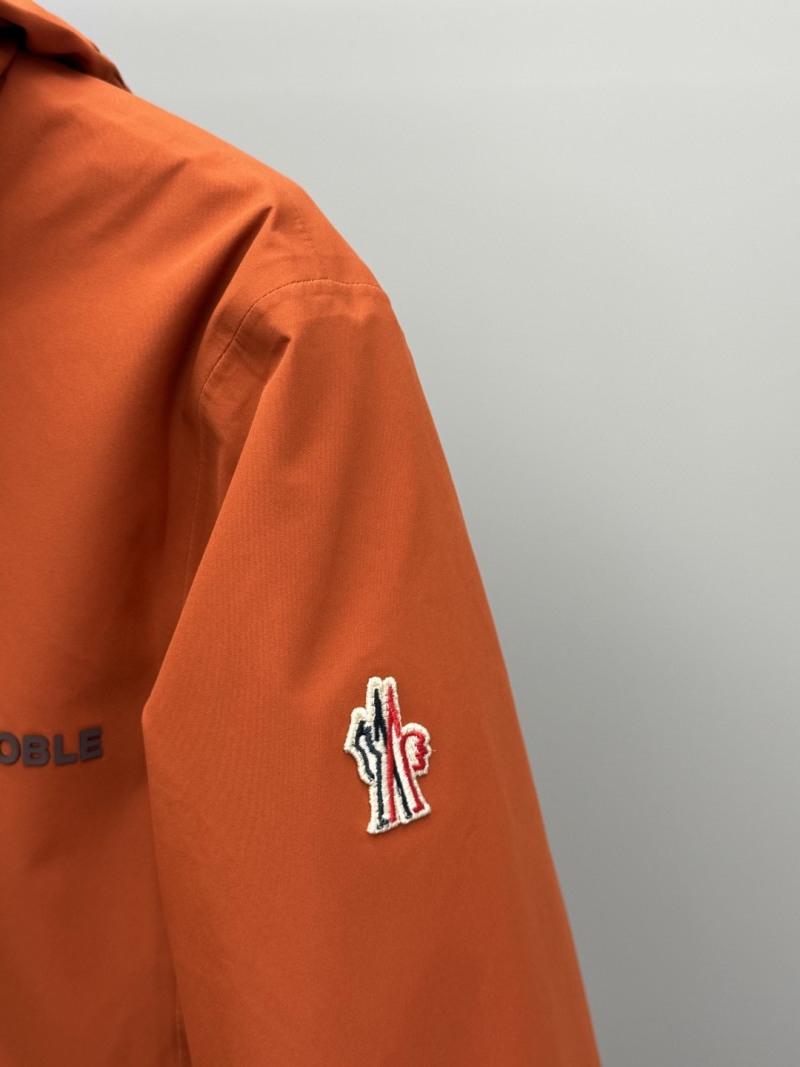 Пуховик Moncler