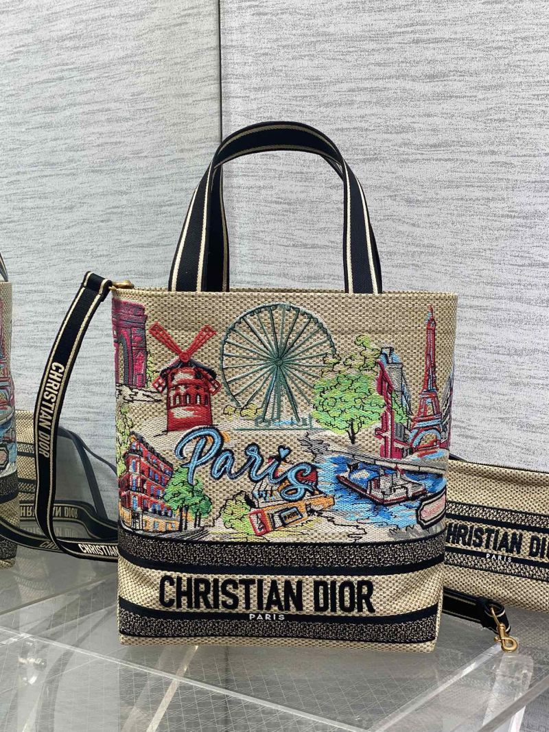 Сумка-шоппер Christian Dior с вышивкой Paris