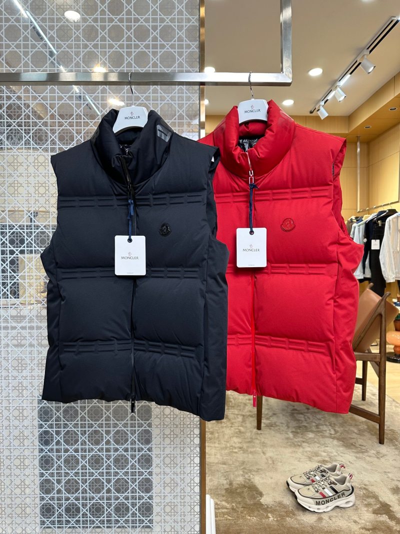 Жилет Moncler