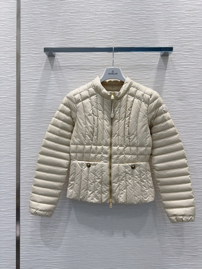Пуховик Moncler