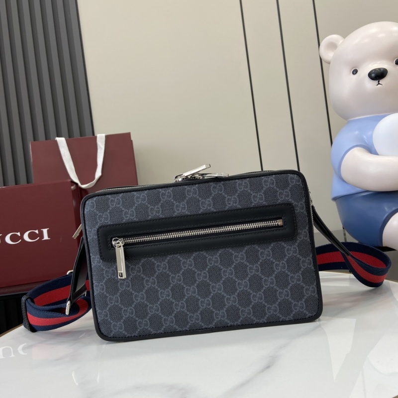 Плечевая сумка Gucci с монограммой