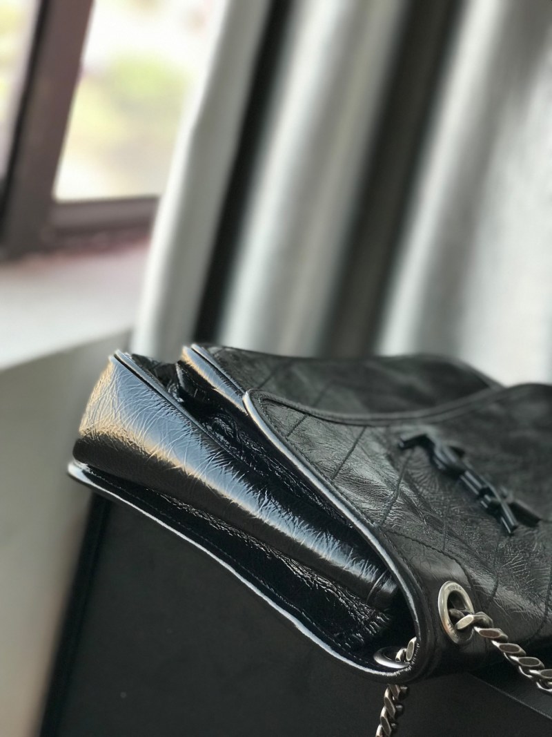 Сумка Saint Laurent Niki из черной мятой кожи