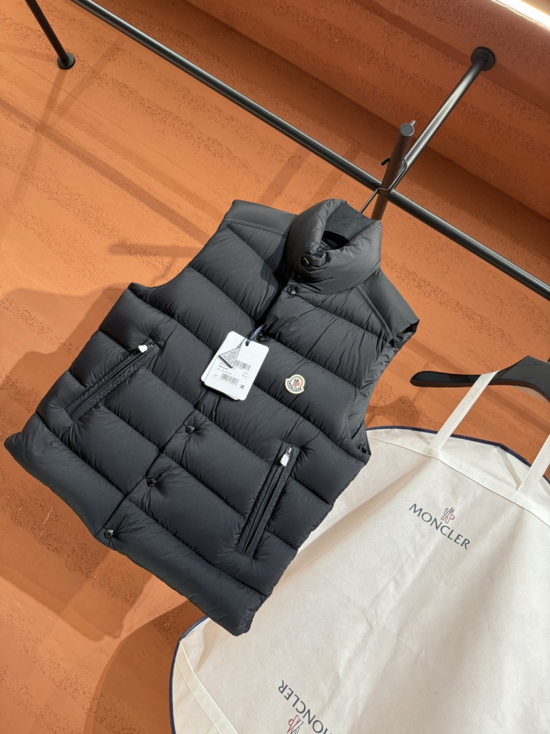 Жилет Moncler