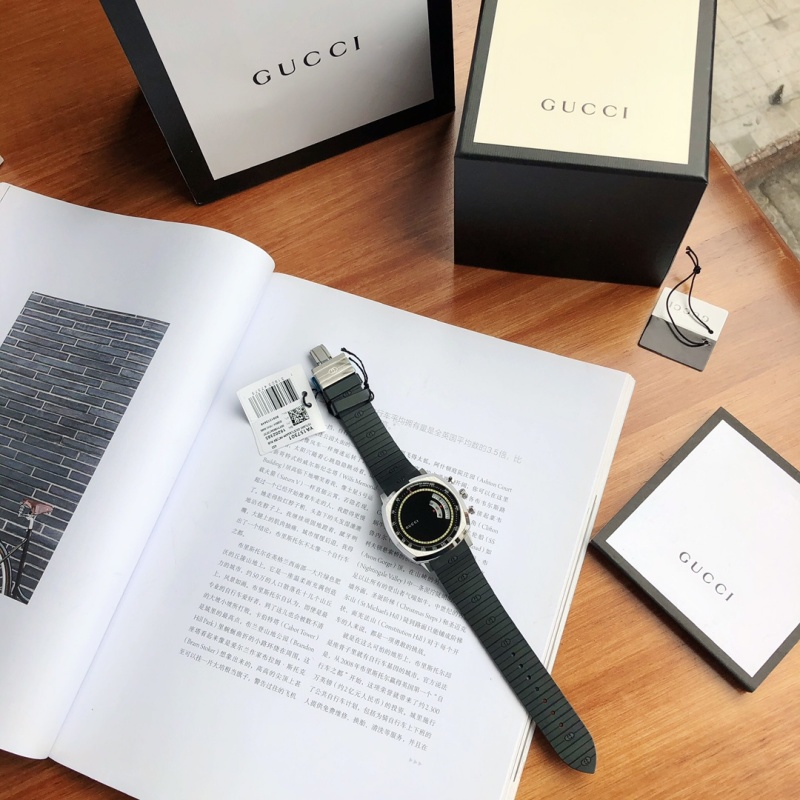 Часы Gucci