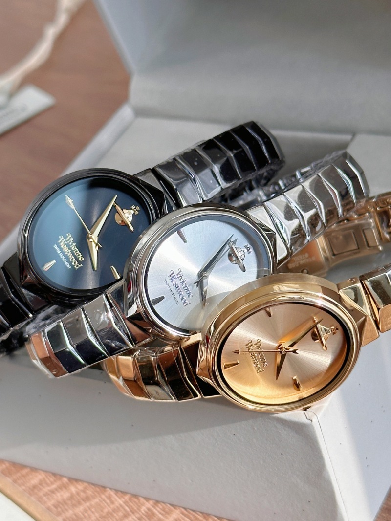 Часы Vivienne Westwood