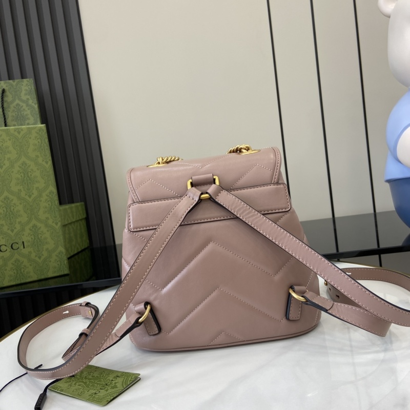 Рюкзак Gucci с золотой фурнитурой