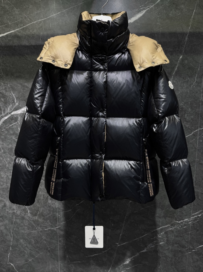Пуховик Moncler