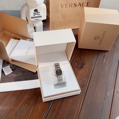 Часы Versace